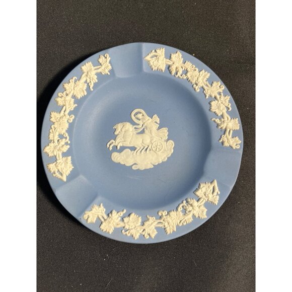 Wedgewood Vintage Blue Jasperware Ashtray Trinket Dish Set of 4 - Picture 5 of 13